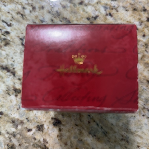 Vintage 1997 Hallmark Keepsake Christmas Ornament Mouse on Teapot Mom 1997 - Picture 4 of 11